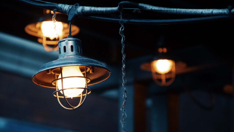 Industrial string lights